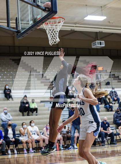 Thumbnail 3 in Gig Harbor vs Olympia photogallery.