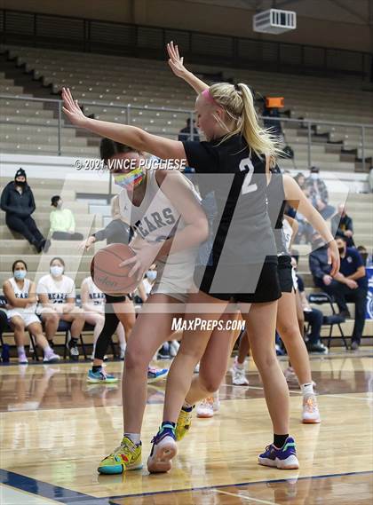 Thumbnail 3 in Gig Harbor vs Olympia photogallery.