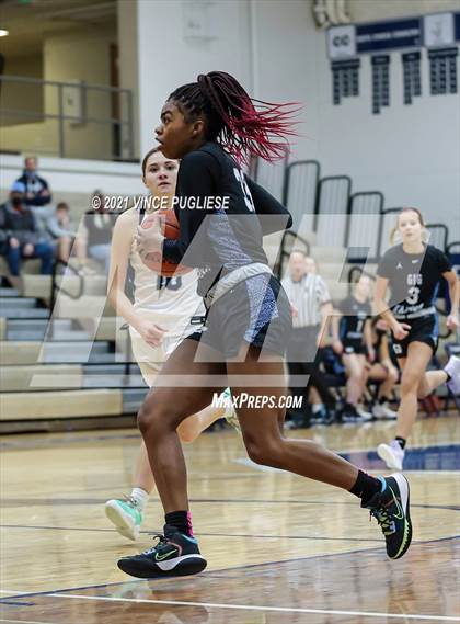 Thumbnail 3 in Gig Harbor vs Olympia photogallery.