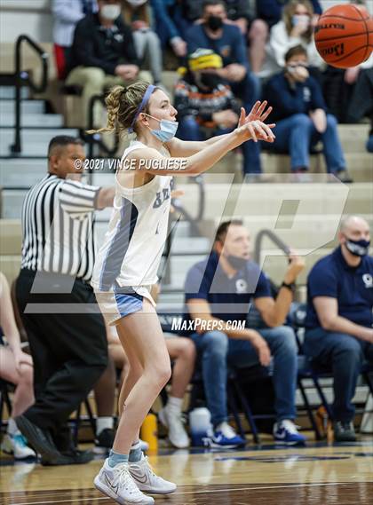 Thumbnail 3 in Gig Harbor vs Olympia photogallery.