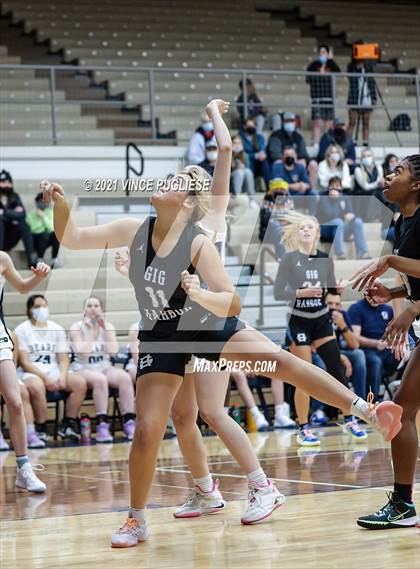Thumbnail 2 in Gig Harbor vs Olympia photogallery.