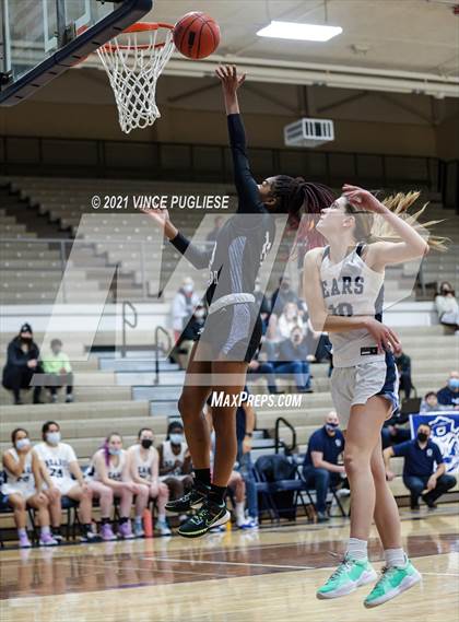 Thumbnail 2 in Gig Harbor vs Olympia photogallery.
