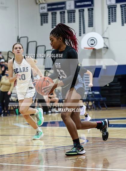 Thumbnail 2 in Gig Harbor vs Olympia photogallery.