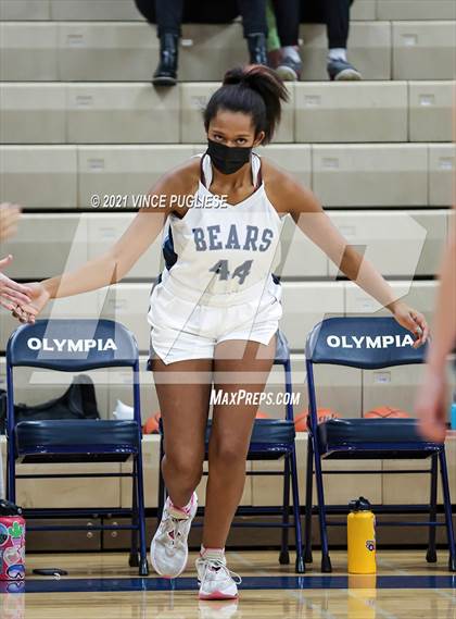 Thumbnail 2 in Gig Harbor vs Olympia photogallery.