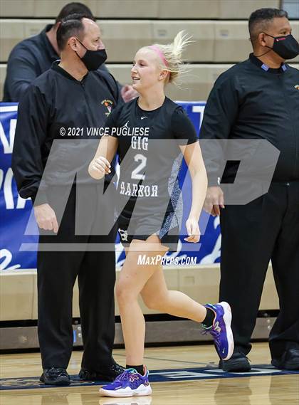 Thumbnail 3 in Gig Harbor vs Olympia photogallery.