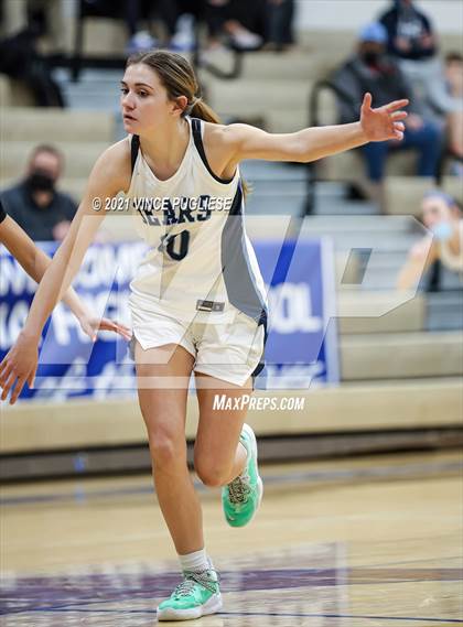 Thumbnail 2 in Gig Harbor vs Olympia photogallery.