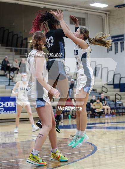 Thumbnail 3 in Gig Harbor vs Olympia photogallery.