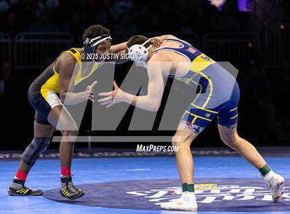 Thumbnail 2 in IHSAA Finals photogallery.