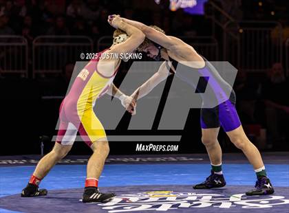 Thumbnail 3 in IHSAA Finals photogallery.