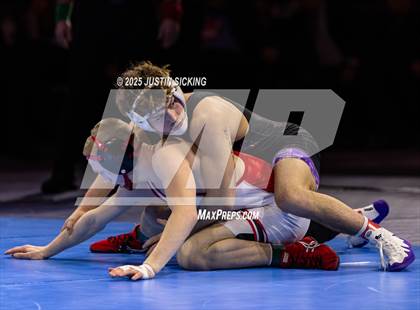 Thumbnail 3 in IHSAA Finals photogallery.