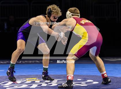 Thumbnail 3 in IHSAA Finals photogallery.