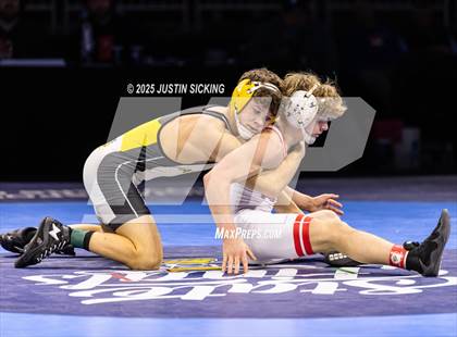 Thumbnail 3 in IHSAA Finals photogallery.