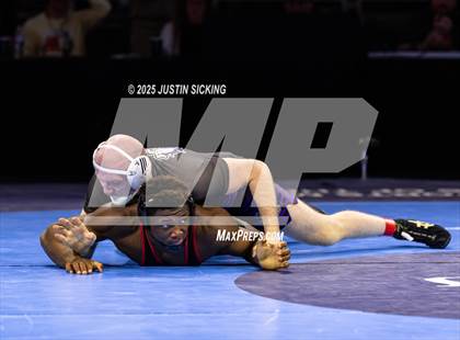 Thumbnail 3 in IHSAA Finals photogallery.