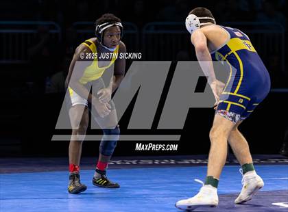 Thumbnail 3 in IHSAA Finals photogallery.