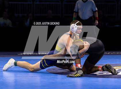 Thumbnail 1 in IHSAA Finals photogallery.