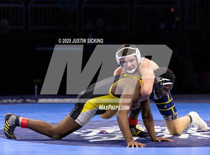 Thumbnail 3 in IHSAA Finals photogallery.