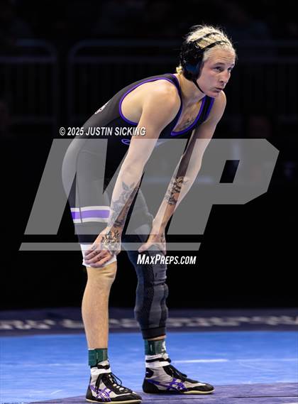 Thumbnail 2 in IHSAA Finals photogallery.