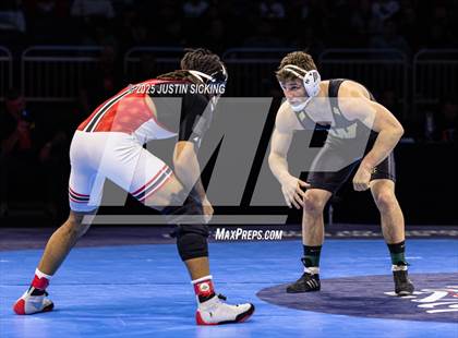 Thumbnail 2 in IHSAA Finals photogallery.