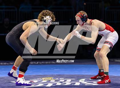 Thumbnail 2 in IHSAA Finals photogallery.