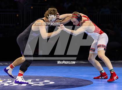 Thumbnail 2 in IHSAA Finals photogallery.