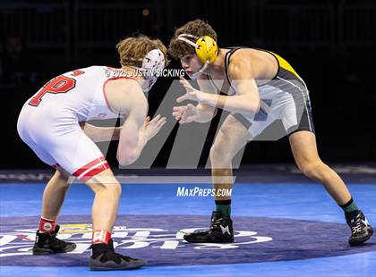 Thumbnail 3 in IHSAA Finals photogallery.