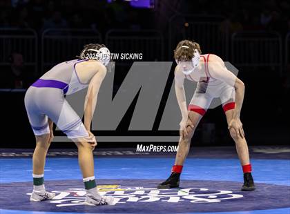 Thumbnail 2 in IHSAA Finals photogallery.