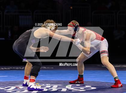Thumbnail 2 in IHSAA Finals photogallery.