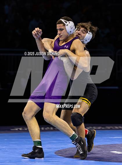 Thumbnail 3 in IHSAA Finals photogallery.