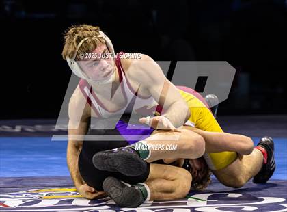 Thumbnail 3 in IHSAA Finals photogallery.