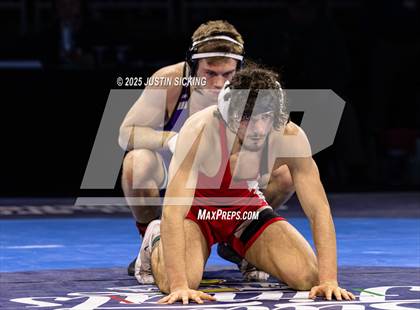 Thumbnail 2 in IHSAA Finals photogallery.