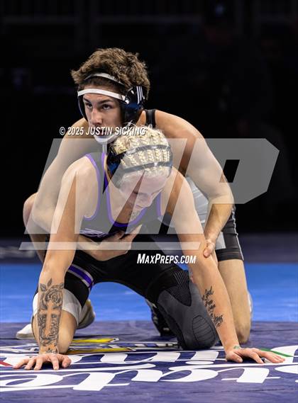 Thumbnail 3 in IHSAA Finals photogallery.
