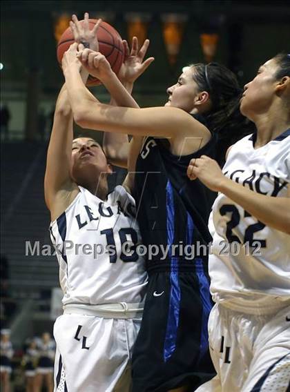 Thumbnail 2 in Highlands Ranch vs. Legacy (CHSAA 5A Semifinal) photogallery.