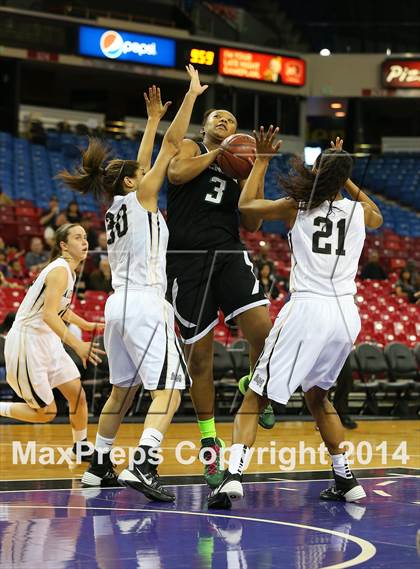 Thumbnail 2 in Archbishop Mitty vs. McNair (CIF NorCal Regional D2 Final) photogallery.
