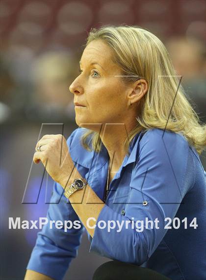 Thumbnail 2 in Archbishop Mitty vs. McNair (CIF NorCal Regional D2 Final) photogallery.