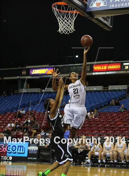 Thumbnail 2 in Archbishop Mitty vs. McNair (CIF NorCal Regional D2 Final) photogallery.