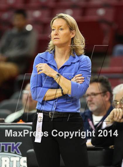 Thumbnail 3 in Archbishop Mitty vs. McNair (CIF NorCal Regional D2 Final) photogallery.