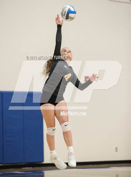 Thumbnail 1 in Kuna vs Bonneville (4A state tourn.) photogallery.