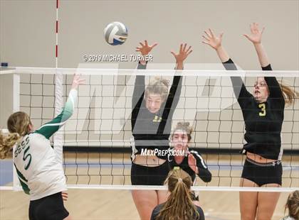 Thumbnail 2 in Kuna vs Bonneville (4A state tourn.) photogallery.