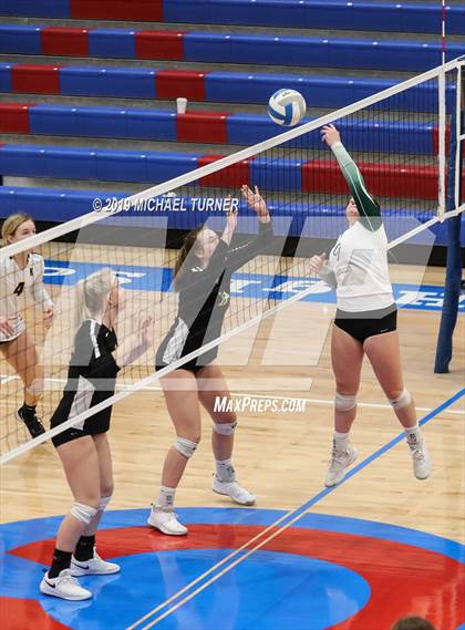 Thumbnail 2 in Kuna vs Bonneville (4A state tourn.) photogallery.
