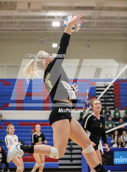 Thumbnail 1 in Kuna vs Bonneville (4A state tourn.) photogallery.