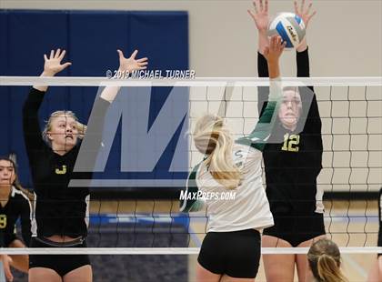 Thumbnail 1 in Kuna vs Bonneville (4A state tourn.) photogallery.