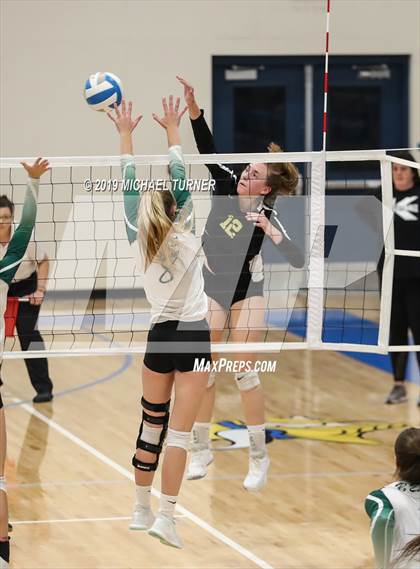 Thumbnail 2 in Kuna vs Bonneville (4A state tourn.) photogallery.