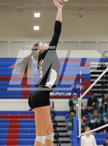 Thumbnail 2 in Kuna vs Bonneville (4A state tourn.) photogallery.