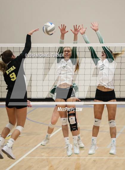 Thumbnail 2 in Kuna vs Bonneville (4A state tourn.) photogallery.