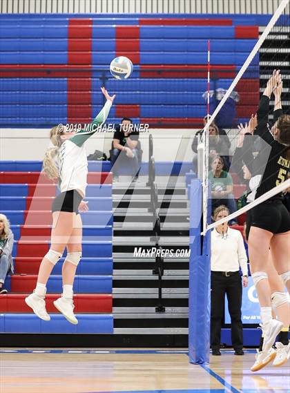 Thumbnail 1 in Kuna vs Bonneville (4A state tourn.) photogallery.