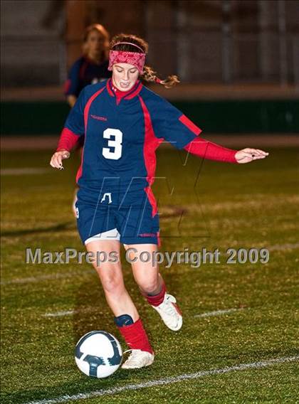 Thumbnail 2 in Portsmouth vs South Kingstown (RIIL D1 Semifinal) photogallery.