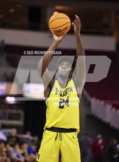 Thumbnail 2 in St. Joseph vs. Bakersfield Christian photogallery.