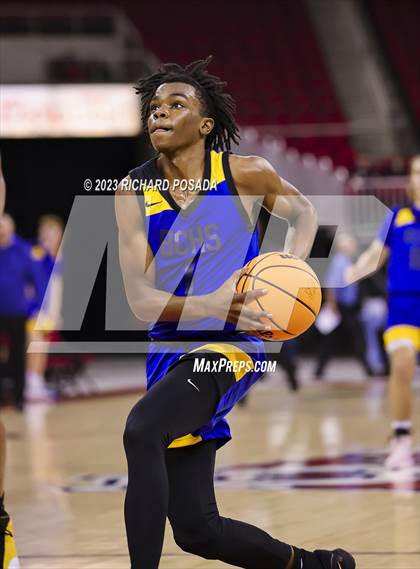 Thumbnail 1 in St. Joseph vs. Bakersfield Christian photogallery.