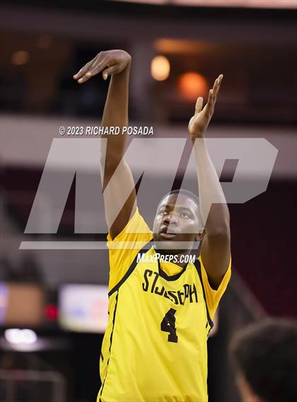Thumbnail 1 in St. Joseph vs. Bakersfield Christian photogallery.