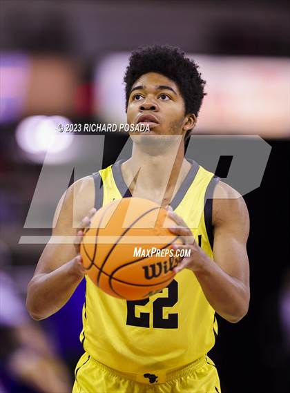 Thumbnail 1 in St. Joseph vs. Bakersfield Christian photogallery.